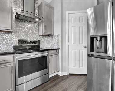 12565 Melville Drive - Photo Thumbnail 5