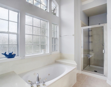 5312 Blossom St - Photo Thumbnail 16
