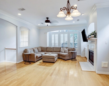 5312 Blossom St - Photo Thumbnail 4