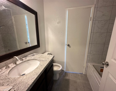 14846 Waterside Dr - Photo Thumbnail 5