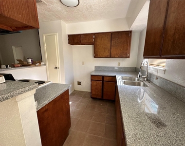 14846 Waterside Dr - Photo Thumbnail 2