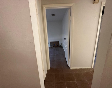 14846 Waterside Dr - Photo Thumbnail 4