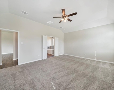 27943 Parkside Creek Drive - Photo Thumbnail 9