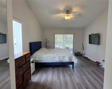 8504 Yearling Lane - Photo Thumbnail 12