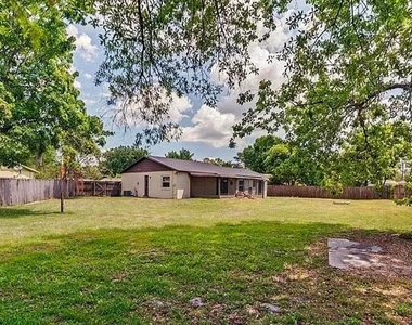 120 Bent Oak Court - Photo Thumbnail 7