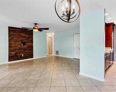 120 Bent Oak Court - Photo Thumbnail 3