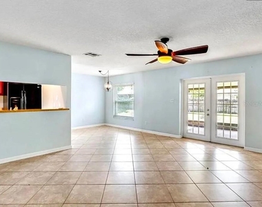 120 Bent Oak Court - Photo Thumbnail 2