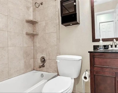 120 Bent Oak Court - Photo Thumbnail 15