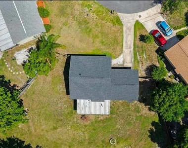 120 Bent Oak Court - Photo Thumbnail 6