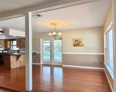 2523 Krueger Ln - Photo Thumbnail 17