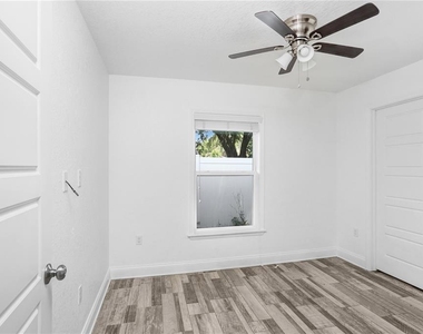 349 Honey Bee Lane - Photo Thumbnail 14