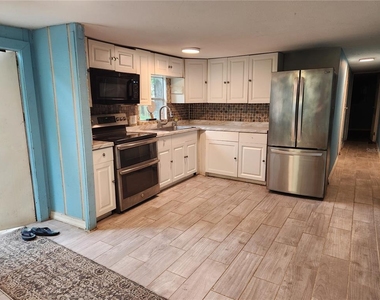 24815 Audrey Road - Photo Thumbnail 5