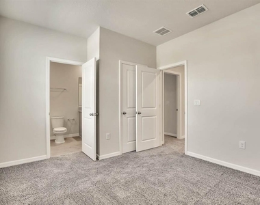 1758 Woodleaf Hammock Court - Photo Thumbnail 14