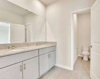 1758 Woodleaf Hammock Court - Photo Thumbnail 11