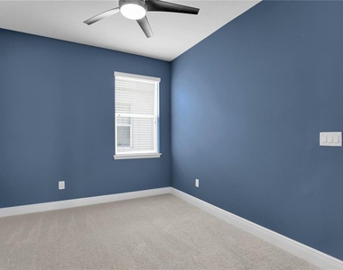 5018 Inshore Landing Drive - Photo Thumbnail 8