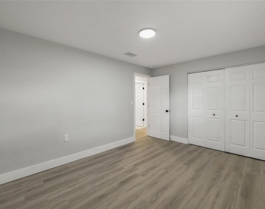 2952 Webley Drive - Photo Thumbnail 20
