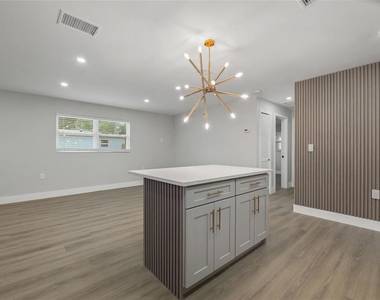 2952 Webley Drive - Photo Thumbnail 14