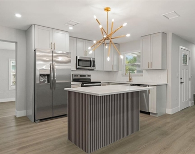2952 Webley Drive - Photo Thumbnail 10