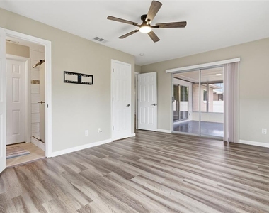 2465 Brentwood Drive - Photo Thumbnail 17