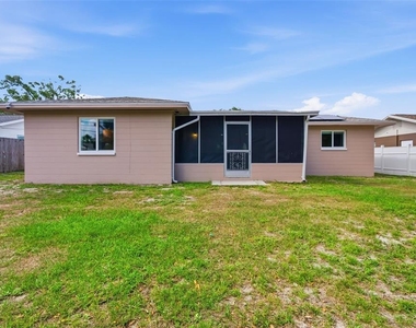 2465 Brentwood Drive - Photo Thumbnail 24