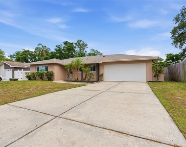 2465 Brentwood Drive - Photo Thumbnail 2