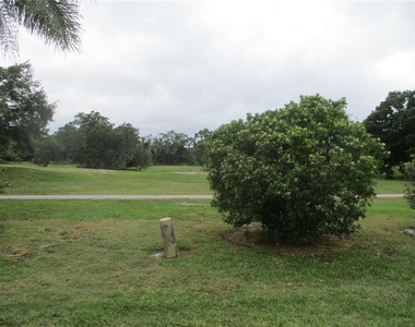 101 Cambridge Trail - Photo Thumbnail 14