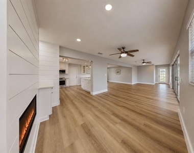 6513 Abaco Drive - Photo Thumbnail 21