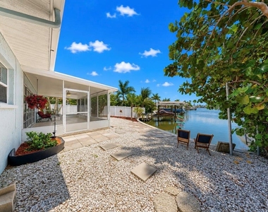 6513 Abaco Drive - Photo Thumbnail 4