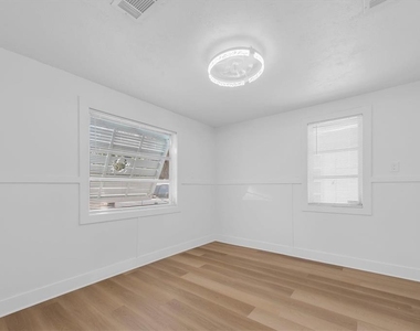 358 Boca Ciega Drive - Photo Thumbnail 12