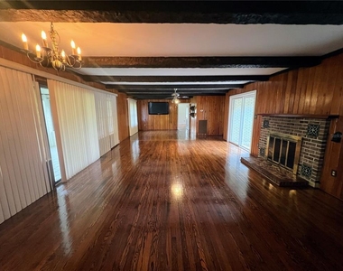 16902 Crawley Road - Photo Thumbnail 20