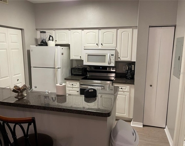 10764 70th Avenue - Photo Thumbnail 22
