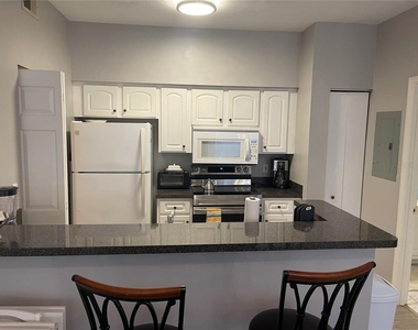 10764 70th Avenue - Photo Thumbnail 16