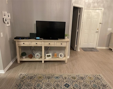10764 70th Avenue - Photo Thumbnail 25