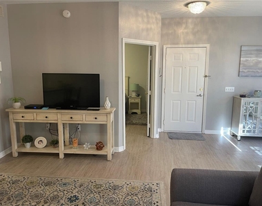10764 70th Avenue - Photo Thumbnail 15