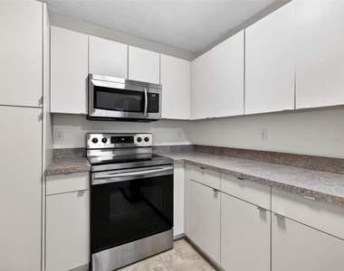 4843 Napoli Court Ne - Photo Thumbnail 9