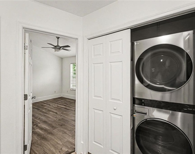 12268 Country White Circle - Photo Thumbnail 19