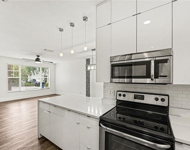 12268 Country White Circle - Photo Thumbnail 7
