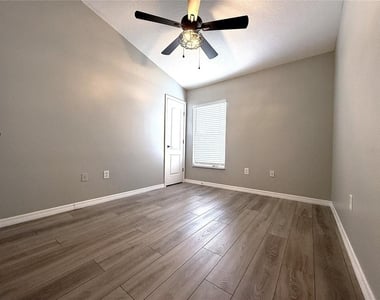 31203 Flannery Court - Photo Thumbnail 13