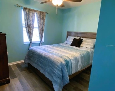 111 Lindale Street - Photo Thumbnail 12