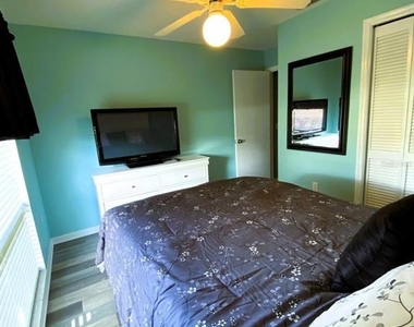111 Lindale Street - Photo Thumbnail 15