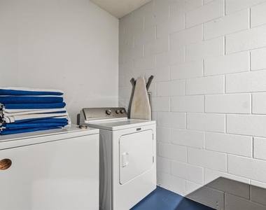9128 Stromboli Court - Photo Thumbnail 20