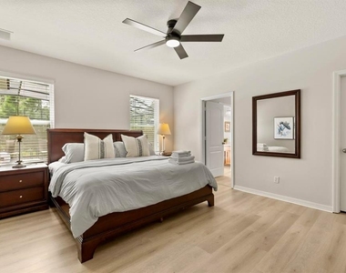 9128 Stromboli Court - Photo Thumbnail 10