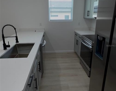 14665 Sw 22nd Place - Photo Thumbnail 3