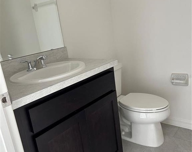 5002 Greenbank Lane - Photo Thumbnail 4