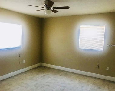23 College Drive - Photo Thumbnail 5