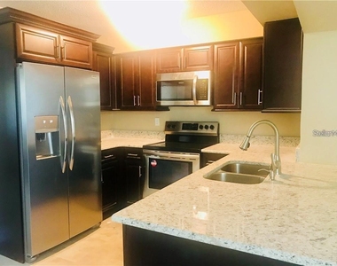 23 College Drive - Photo Thumbnail 1