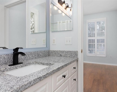 233 Goldenrain Drive - Photo Thumbnail 26