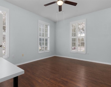 233 Goldenrain Drive - Photo Thumbnail 22