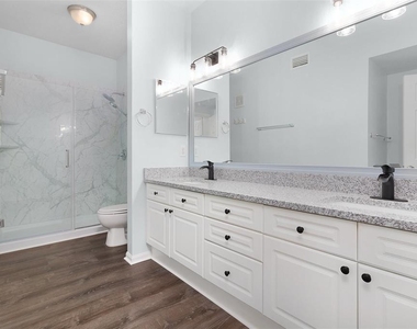 233 Goldenrain Drive - Photo Thumbnail 20