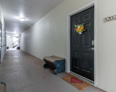 233 Goldenrain Drive - Photo Thumbnail 4